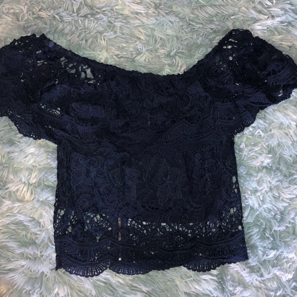 Off-the-shoulder navy blue crop top